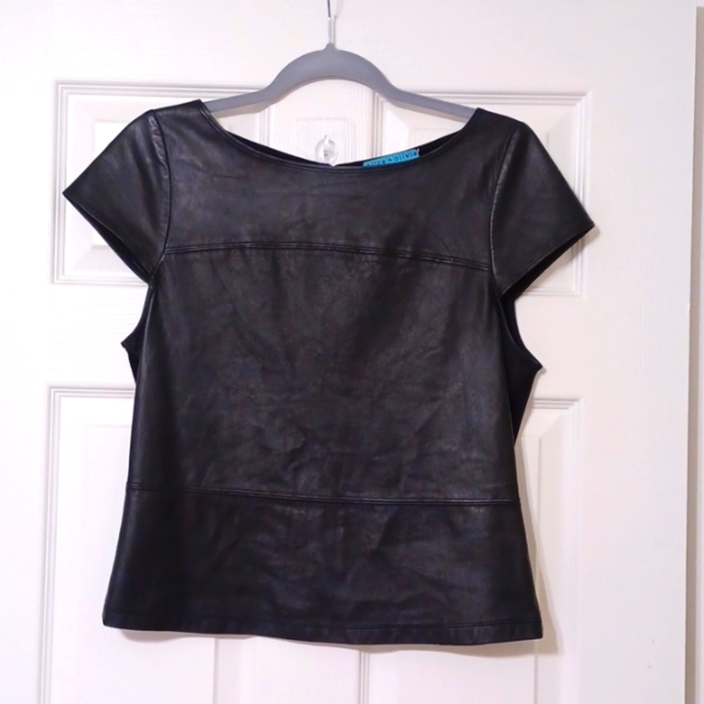 Alice + Olive Black 100% lambs leather from Italy, size M top with cap sleeves